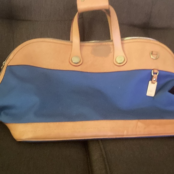 DOONEY & BOURKE Blue & Tan large travel bag. - Picture 2 of 7